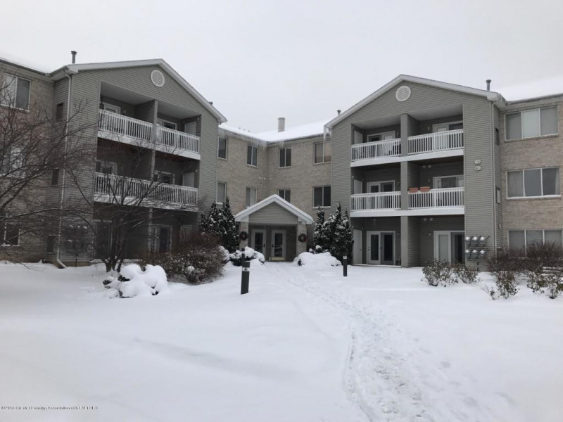 Minimalist Apartments On Saginaw In East Lansing for Living room